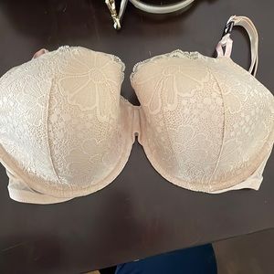 Brand new never worn. Ordered the wrong size by mistake.